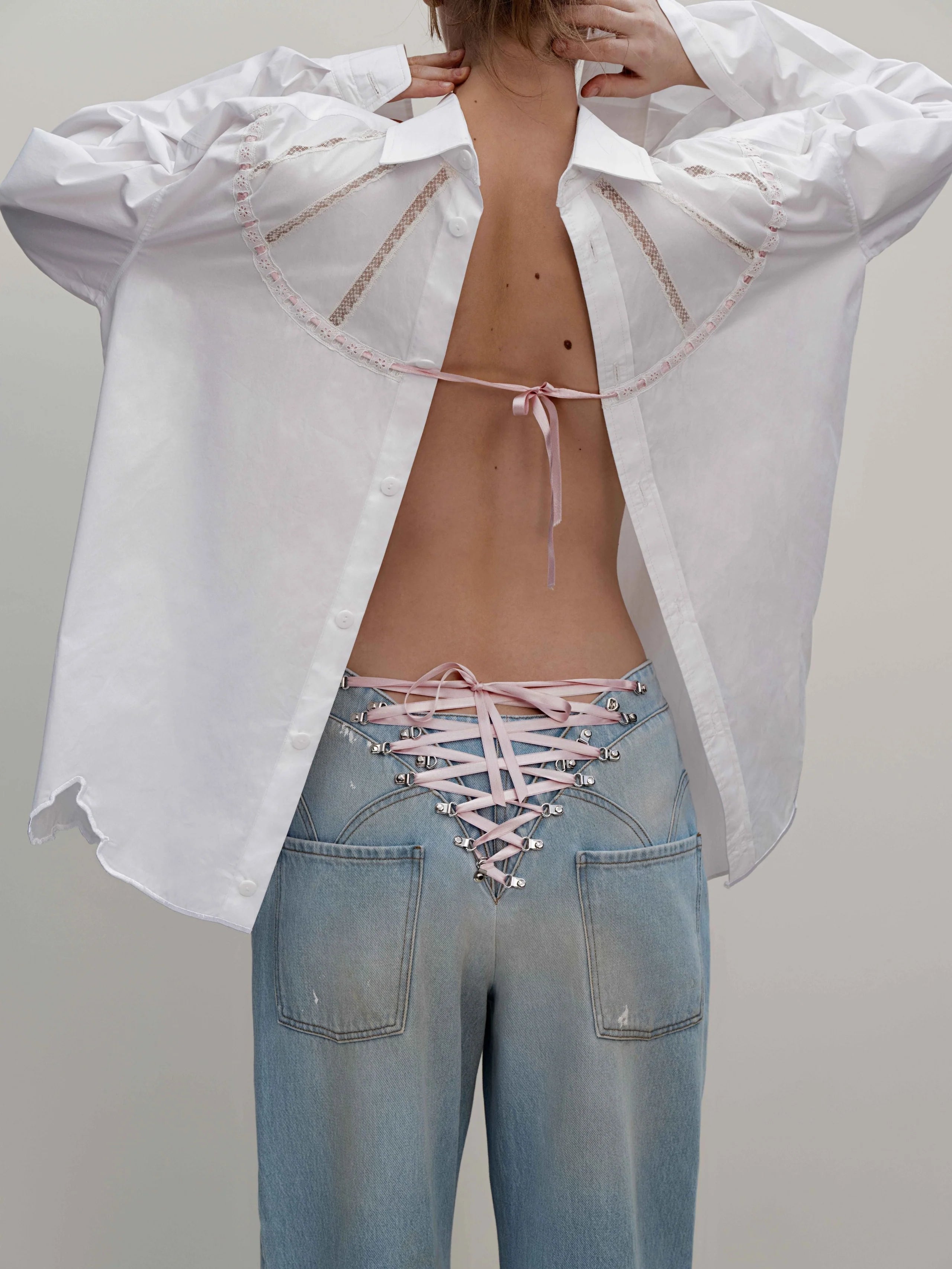 Pull to Open Jeans